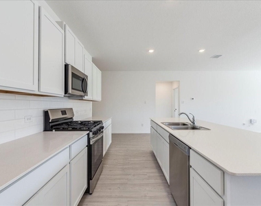 156 Alamito Ave - Photo Thumbnail 5