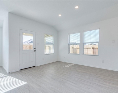156 Alamito Ave - Photo Thumbnail 15