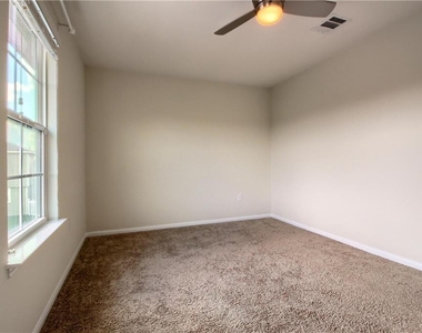 2014 Barker House Cv - Photo Thumbnail 20
