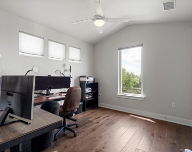 2103 Greenwood Ave - Photo Thumbnail 29