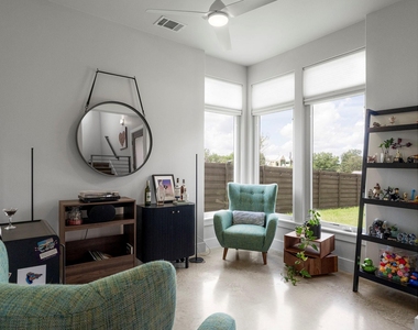 2103 Greenwood Ave - Photo Thumbnail 24