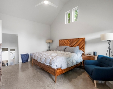 2103 Greenwood Ave - Photo Thumbnail 19
