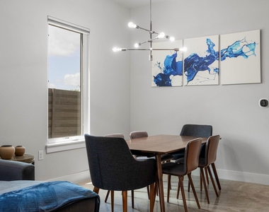 2103 Greenwood Ave - Photo Thumbnail 11