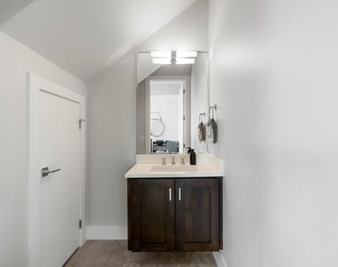 2103 Greenwood Ave - Photo Thumbnail 26