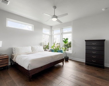 2103 Greenwood Ave - Photo Thumbnail 28