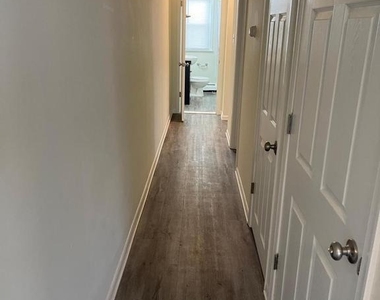 233 Roesch Avenue - Photo Thumbnail 10