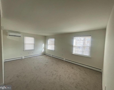 233 Roesch Avenue - Photo Thumbnail 2