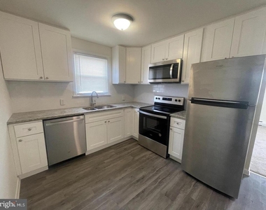 233 Roesch Avenue - Photo Thumbnail 6
