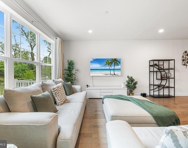 342 Ridgewood Drive - Photo Thumbnail 4
