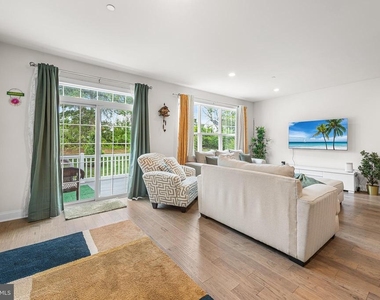 342 Ridgewood Drive - Photo Thumbnail 3