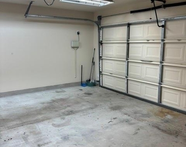 429 Falcon Ln - Photo Thumbnail 29