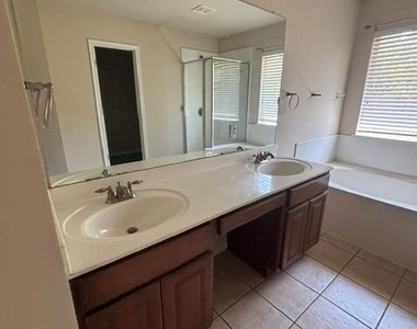 429 Falcon Ln - Photo Thumbnail 25
