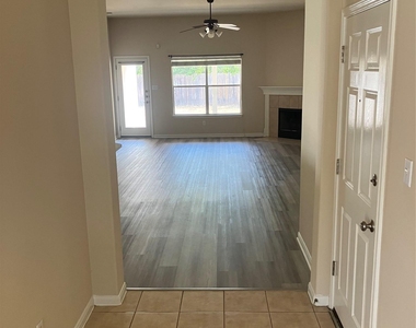429 Falcon Ln - Photo Thumbnail 13