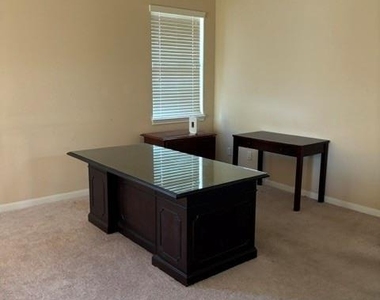 429 Falcon Ln - Photo Thumbnail 9