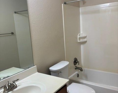429 Falcon Ln - Photo Thumbnail 19