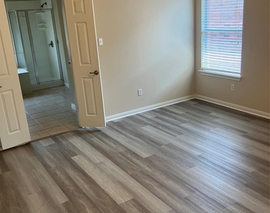429 Falcon Ln - Photo Thumbnail 16