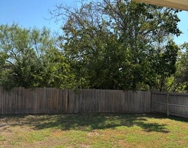 429 Falcon Ln - Photo Thumbnail 21