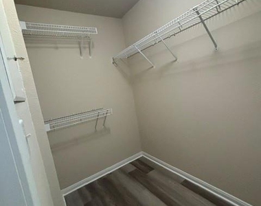 429 Falcon Ln - Photo Thumbnail 27