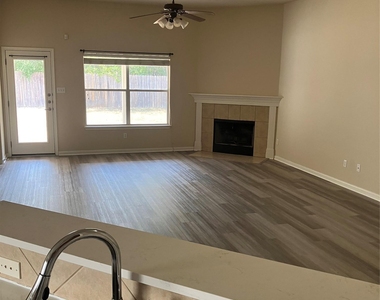 429 Falcon Ln - Photo Thumbnail 1