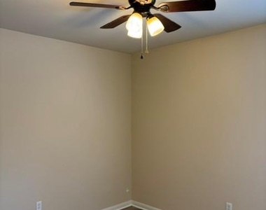 429 Falcon Ln - Photo Thumbnail 20