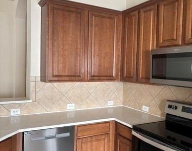 429 Falcon Ln - Photo Thumbnail 12