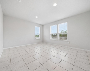 16700 Fresno Cv - Photo Thumbnail 10