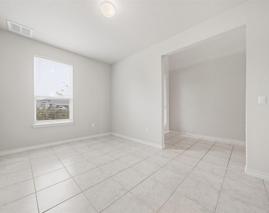 16700 Fresno Cv - Photo Thumbnail 2