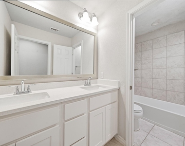 16700 Fresno Cv - Photo Thumbnail 27