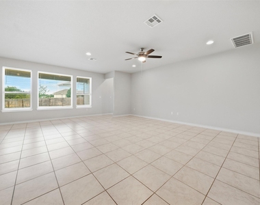 16700 Fresno Cv - Photo Thumbnail 9