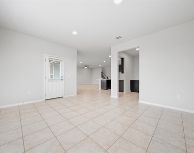 16700 Fresno Cv - Photo Thumbnail 12