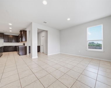 16700 Fresno Cv - Photo Thumbnail 11