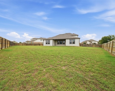 16700 Fresno Cv - Photo Thumbnail 32
