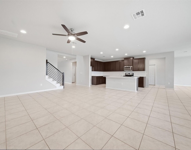 16700 Fresno Cv - Photo Thumbnail 8