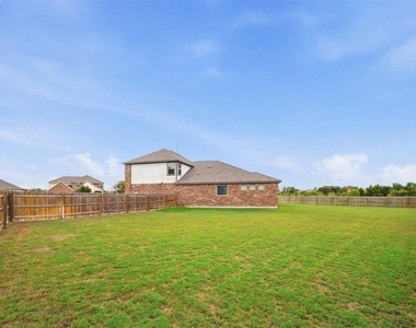 16700 Fresno Cv - Photo Thumbnail 33