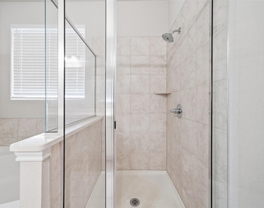 16700 Fresno Cv - Photo Thumbnail 35