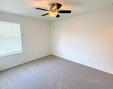 236 Falcon Ln - Photo Thumbnail 20