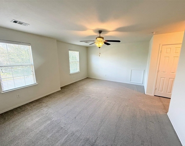236 Falcon Ln - Photo Thumbnail 17