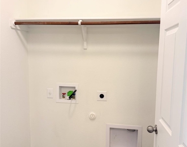 236 Falcon Ln - Photo Thumbnail 27