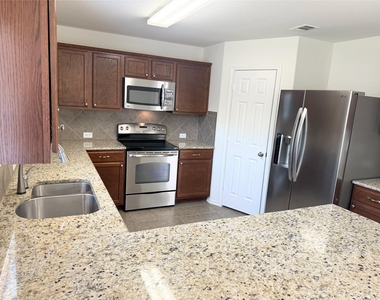 236 Falcon Ln - Photo Thumbnail 8