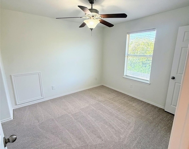 236 Falcon Ln - Photo Thumbnail 22
