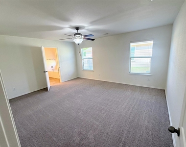 236 Falcon Ln - Photo Thumbnail 9