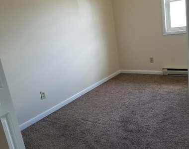 695 Center Drive - Photo Thumbnail 9