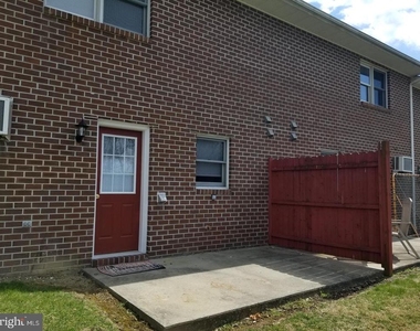 695 Center Drive - Photo Thumbnail 4
