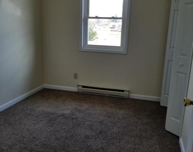 695 Center Drive - Photo Thumbnail 8