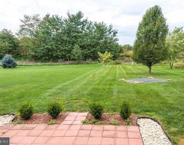 3669 Mountain Shadow Dr - Photo Thumbnail 7