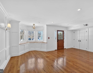 200 W Wayne Avenue - Photo Thumbnail 3