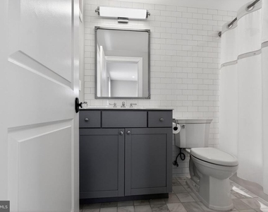 200 W Wayne Avenue - Photo Thumbnail 7