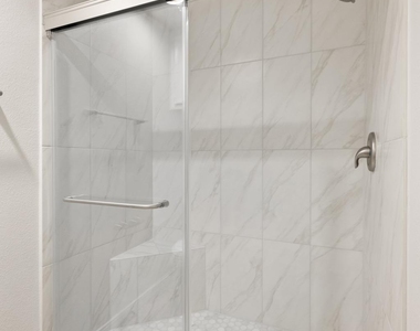 2201 Lakeway Blvd - Photo Thumbnail 18