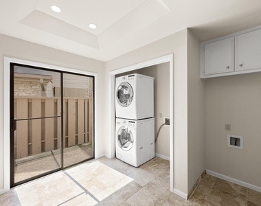 2201 Lakeway Blvd - Photo Thumbnail 13