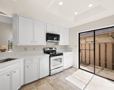 2201 Lakeway Blvd - Photo Thumbnail 9
